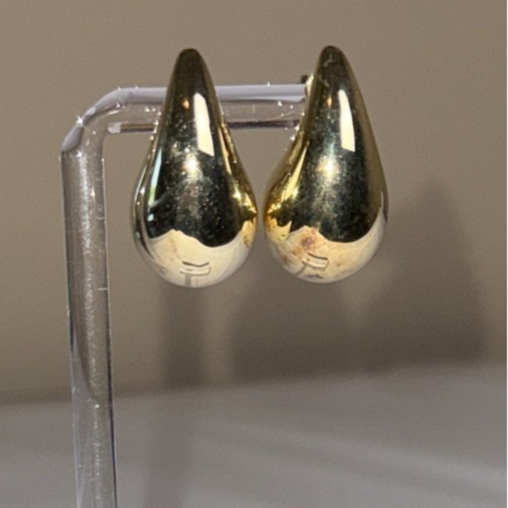 Gold Tone Puff Tear Drop Earrings Pierced‎ Ear High Polish (read)